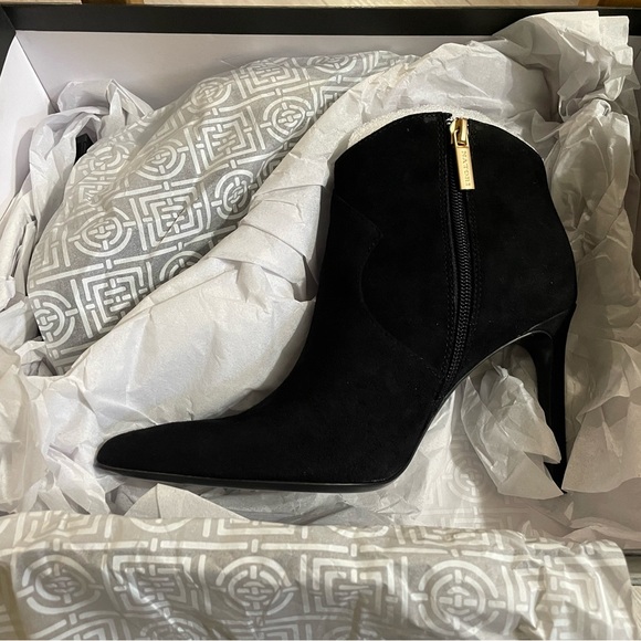 Natori suede dress booties sz 6 - Picture 2 of 4